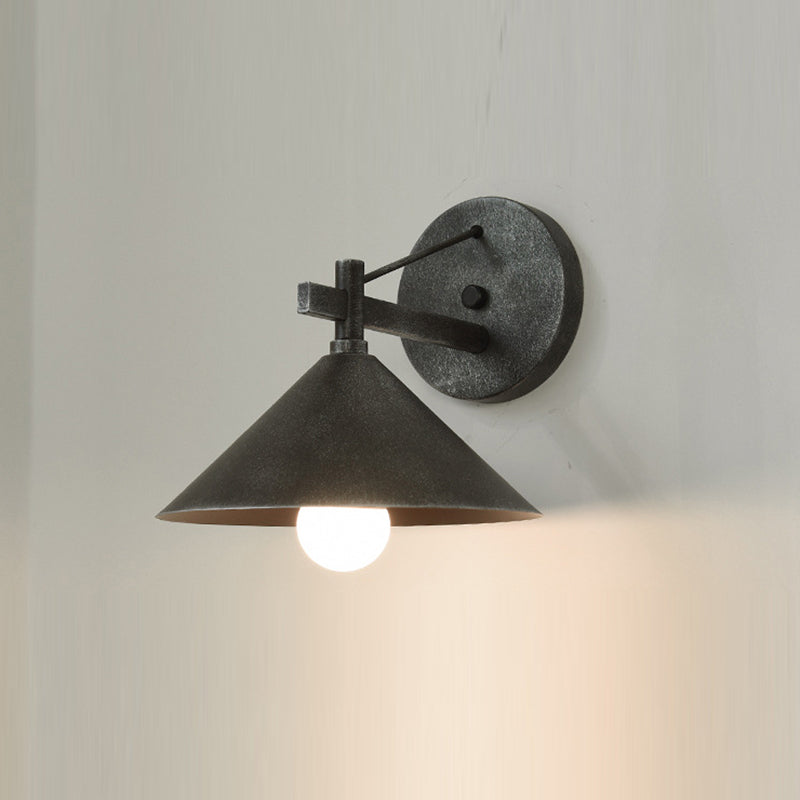 Moderne nordisk geometrisk kjegleformet vegglampe i jern med én lyskilde, vanntett, for utendørs bruk, for hagen