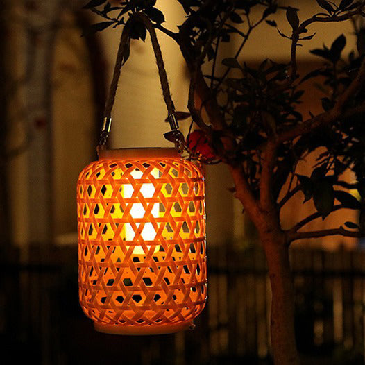 Moderne Art Deco Sol Vannbestandig Imitert Rattan Vevet Lantern Sylinderisk Plast LED Utendørs Lys For Hage | Skanto