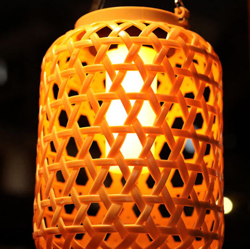 Moderne Art Deco Sol Vannbestandig Imitert Rattan Vevet Lantern Sylinderisk Plast LED Utendørs Lys For Hage | Skanto