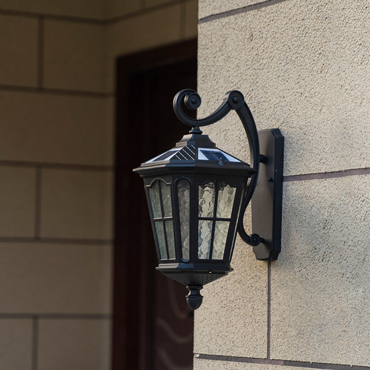 Vanntett vegglampe laget av aluminium og glass med terrasselys