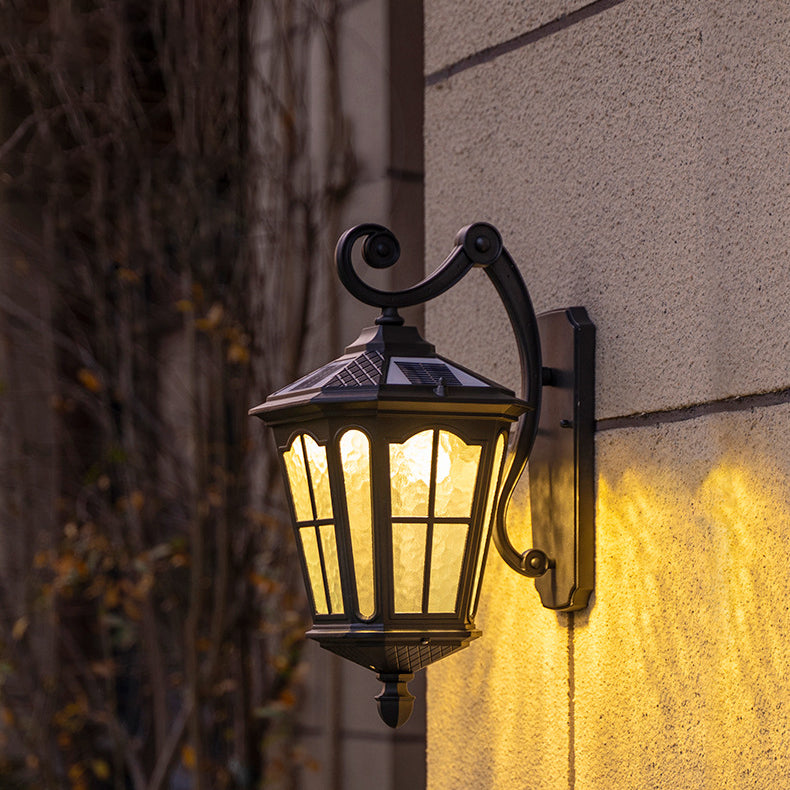 Vanntett vegglampe laget av aluminium og glass med terrasselys