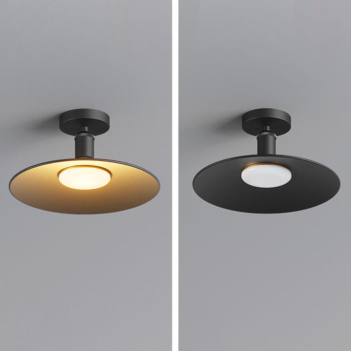 Vanntett, rund taklampe i aluminium med én lampe for montering i halvt tak på terrassen