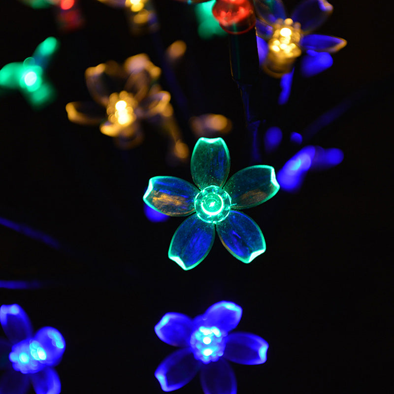 Moderne Art Deco Kirsebærblomst Lotus Plast LED Utendørs Bakke Plug Light For Hage | Skanto