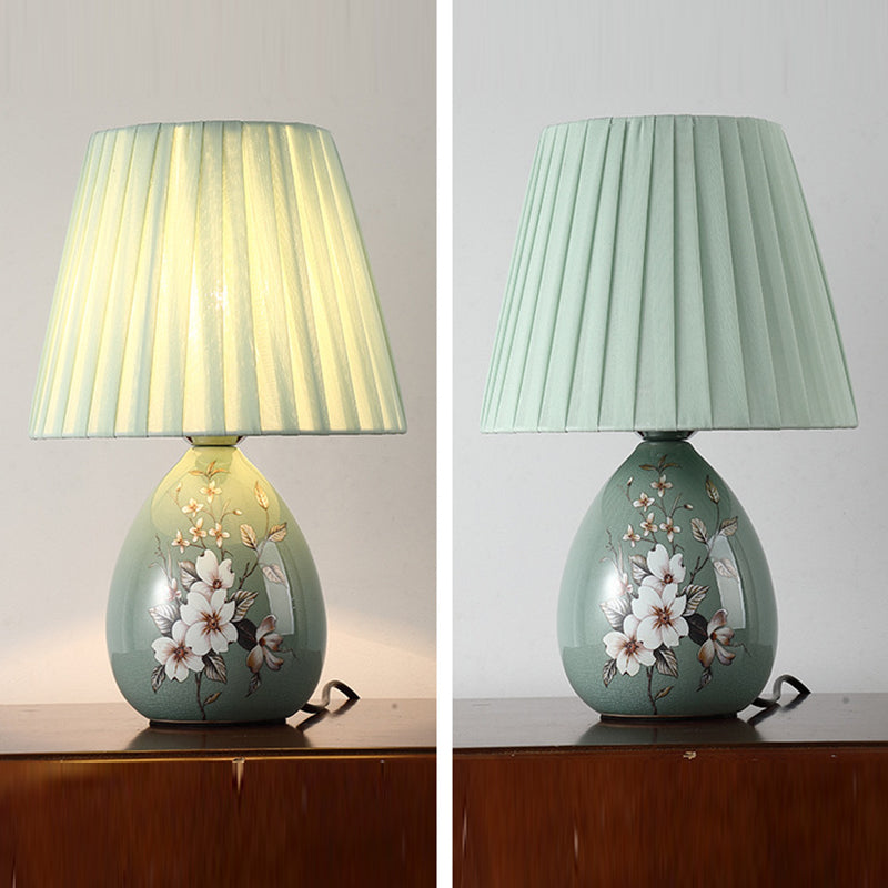 Skanto | Tradisjonelt kinesisk blomsterdesign rund vifte stoff keramikk 1-lys bordlampe til stuen