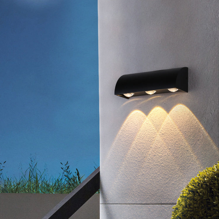 Moderne Enkelthet Vanntett Buet Sylinderformet Aluminium PC LED Vegglampe For Utendørs Terrasse | Skanto