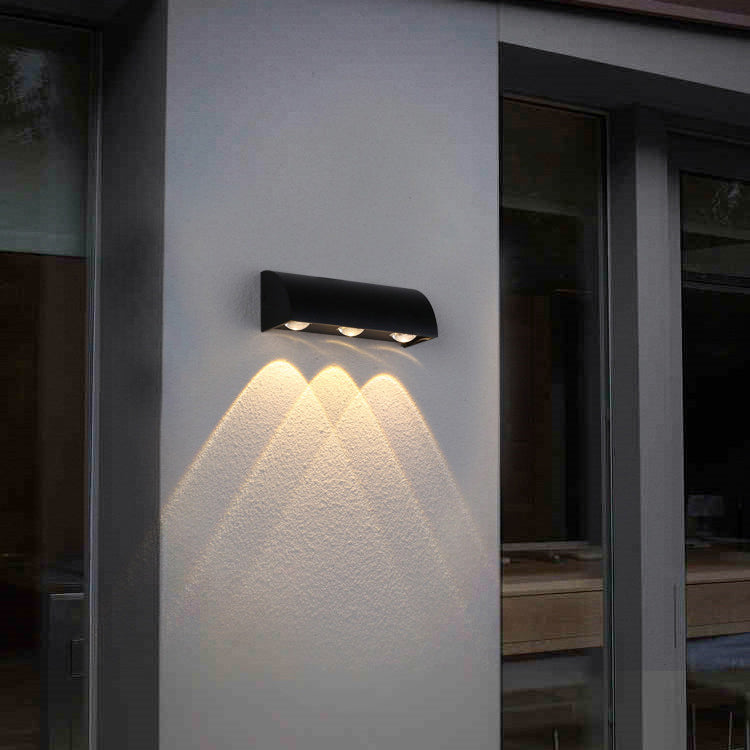 Moderne Enkelthet Vanntett Buet Sylinderformet Aluminium PC LED Vegglampe For Utendørs Terrasse | Skanto