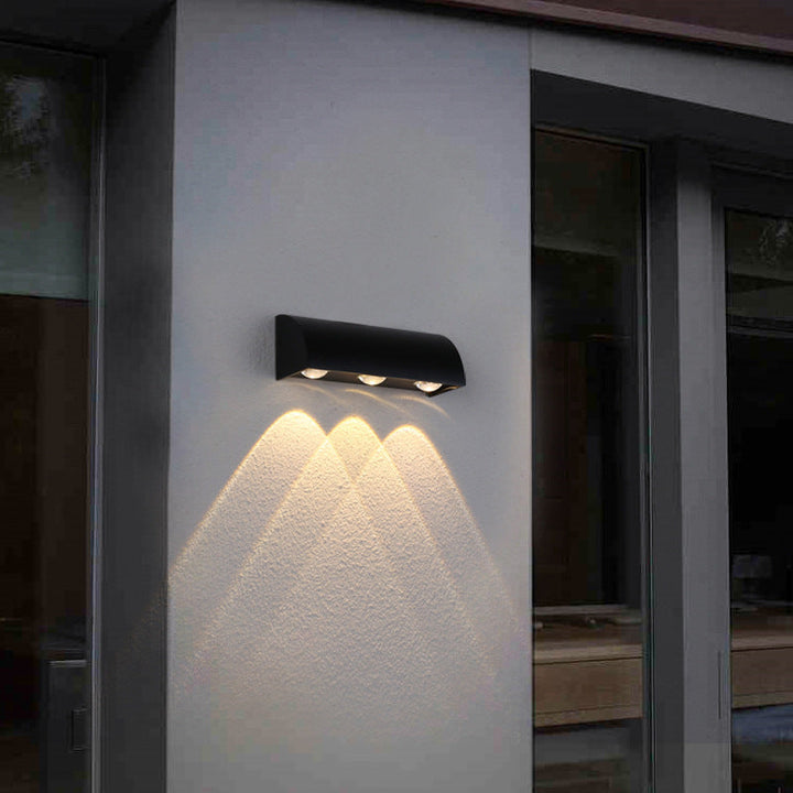 Moderne Enkelthet Vanntett Buet Sylinderformet Aluminium PC LED Vegglampe For Utendørs Terrasse | Skanto