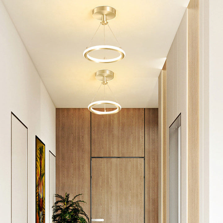 Skanto | Moderne Nordisk Rund Metall Silica LED Semi-Flush Mount Taklampe for Korridor