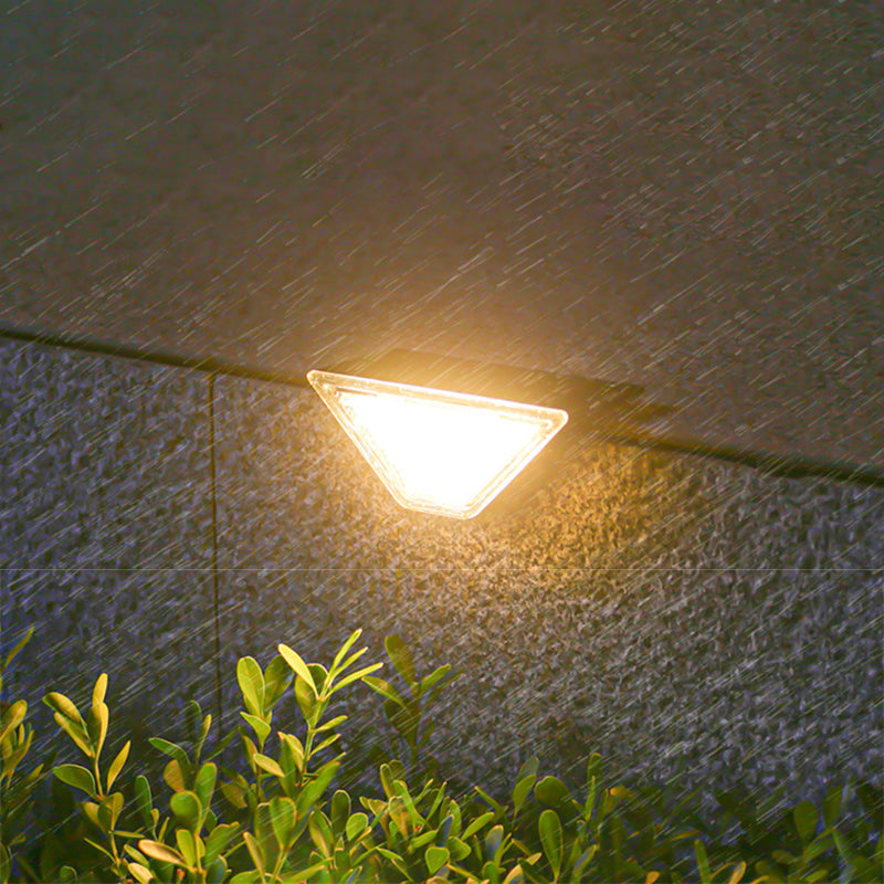 Moderne Enkelhet Sol Vannavstøtende ABS PS Triangel LED Landskapsbelysning Utendørs Lys For Utendørs Terrasse | Skanto