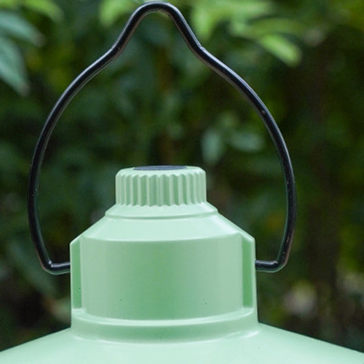 Moderne, vanntett og oppladbar LED-bordlampe i retrostil laget av ABS-, PS- og PP-stål for utendørs bruk – ideell for hagen.