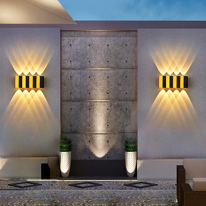 Moderne Enkelhet Vanntett Aluminium Rektangulær Bøyd Opp Og Ned LED Vegglampe For Utendørs Patio | Skanto