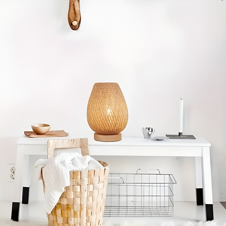 Skanto | Bamboo Bordlampe med USB Strømforsyning – Bærekraftig og Energisparende Design