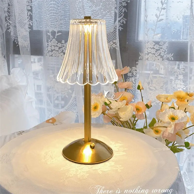 Trådlampe med krystaldekor og dimbar belysning - GlamLight | Skanto