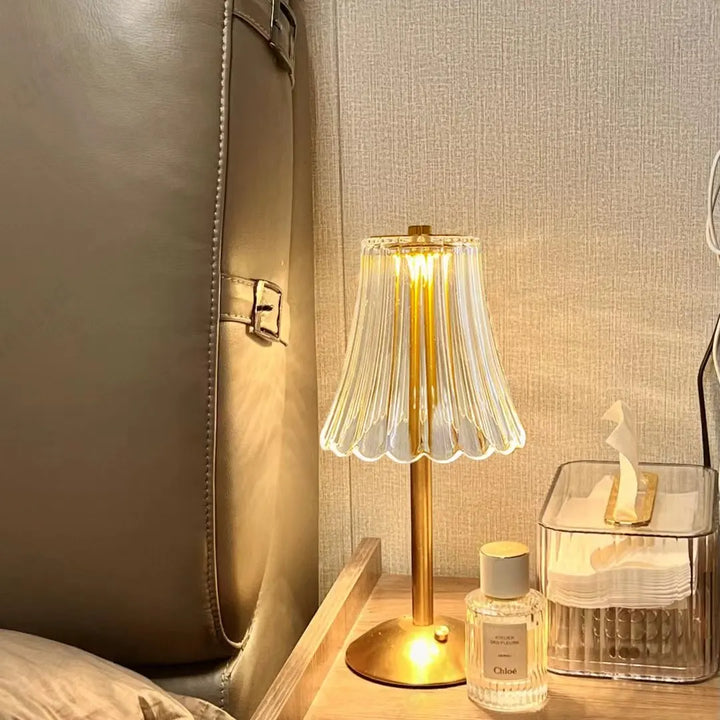 Trådlampe med krystaldekor og dimbar belysning - GlamLight | Skanto