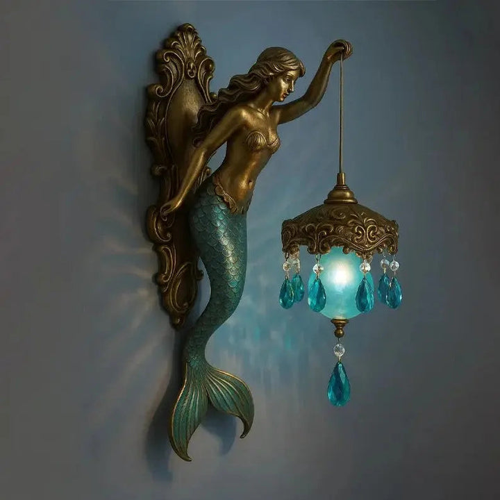Skanto | Elegant Baroque Havfrue Vegglampe – Kunstnerisk Maritim Vegglampe for Atmosfæriske Rom