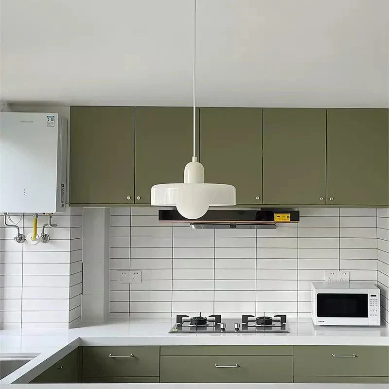 Skanto | Bauhaus Farget Glasspendellampe for Moderne Interiører