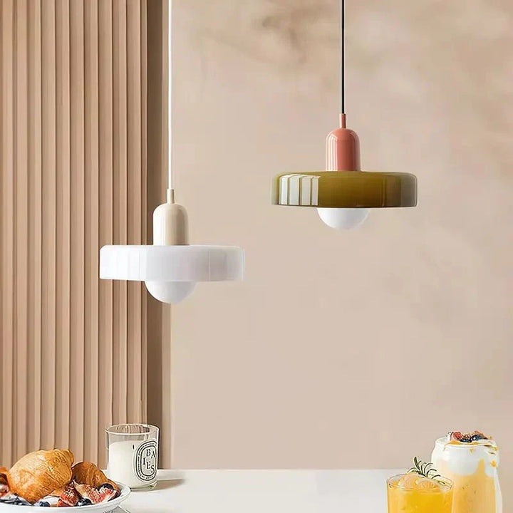 Skanto | Bauhaus Farget Glasspendellampe for Moderne Interiører