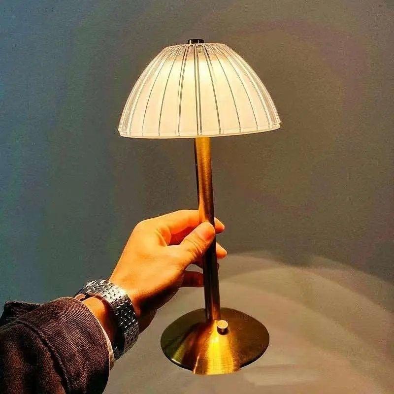 Beacon - LED-krystall nattbordslampe uten hus