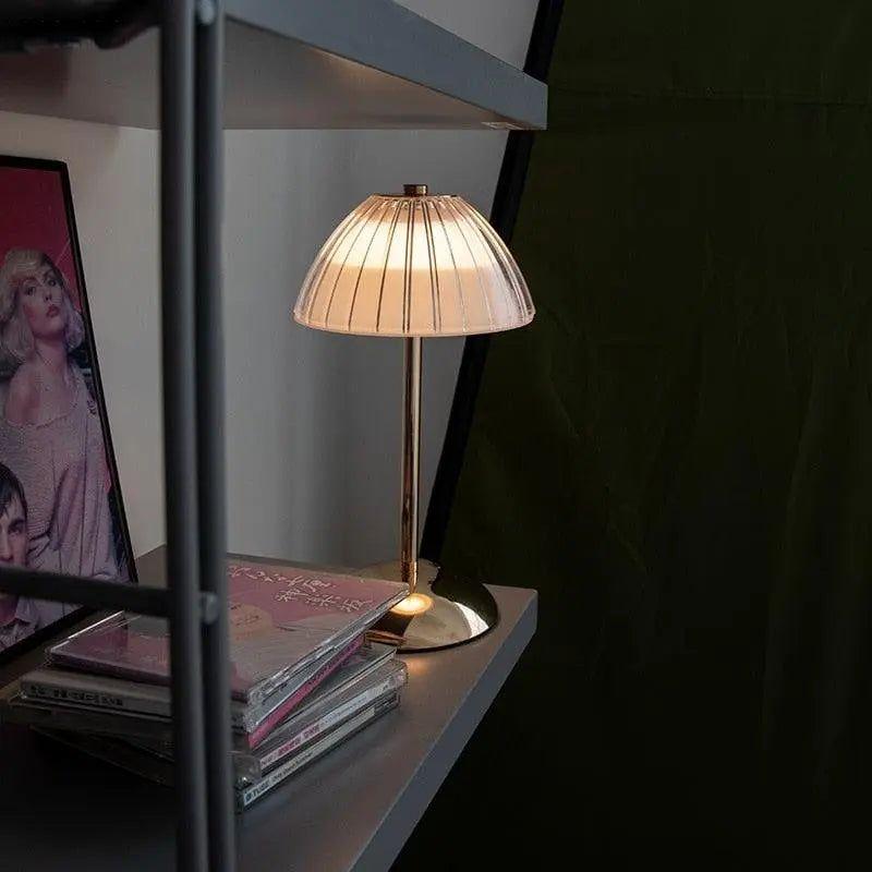 Beacon - LED Krystall Nattbordslampe uten kabel | Skanto