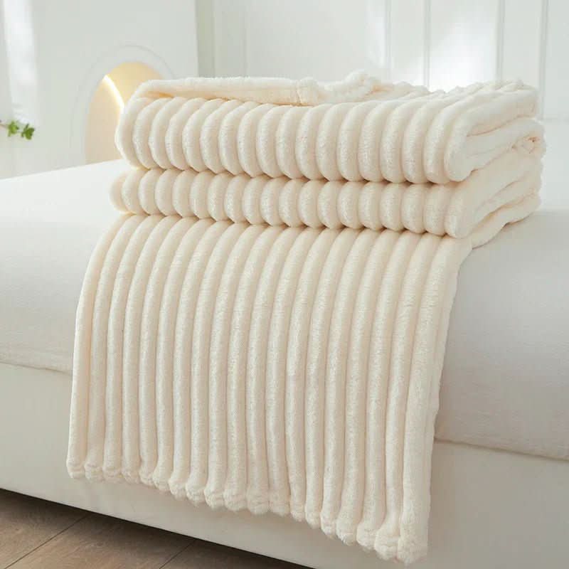 Skanto | Bred flanell fleece teppe med stripemønster