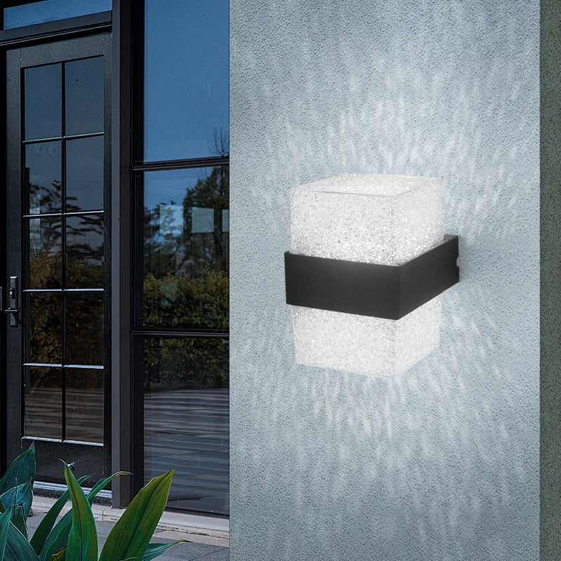 Skanto | Vegglampe med vanntett finish