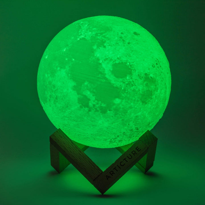 Skanto | Månelampe med trebase 3D bordlampe