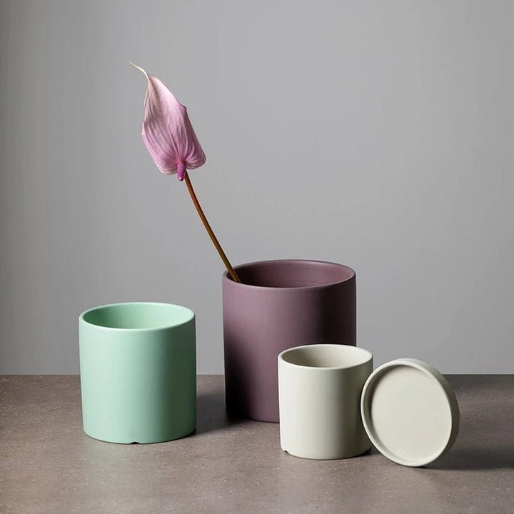 Skanto | Elegant blomsterpotte laget av keramikk med underskål
