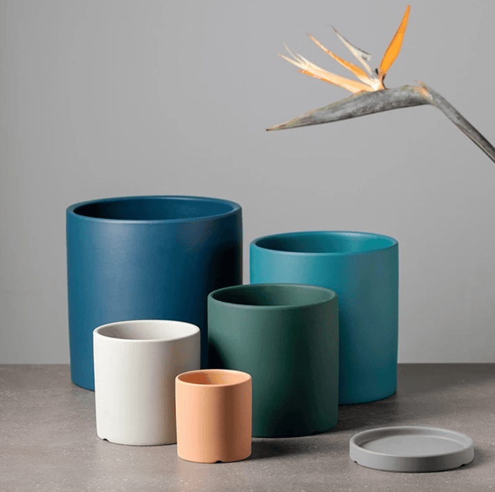 Eleganter Blumentopf aus Keramik mit Untertasse