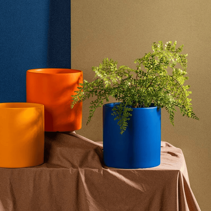Skanto | Elegant blomsterpotte laget av keramikk med underskål