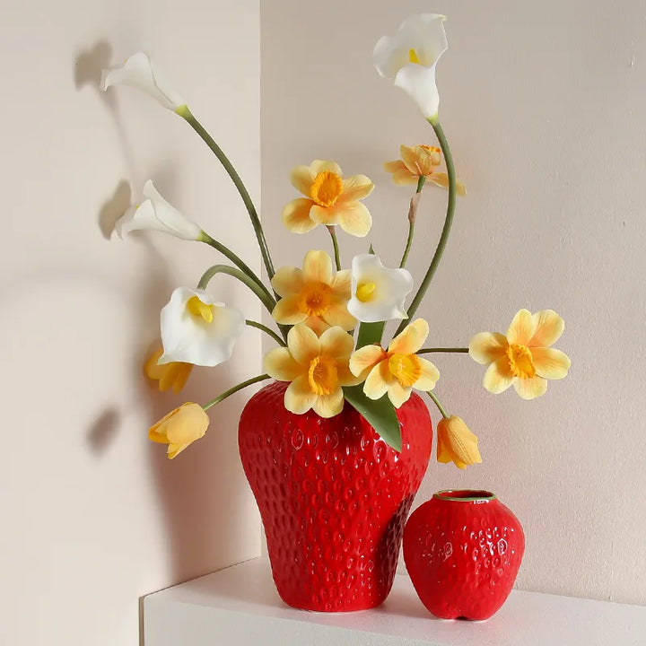 Keramisk vase i jordbærdesign, dekorativ blomsterkrukke for stue og kjøkken | Skanto
