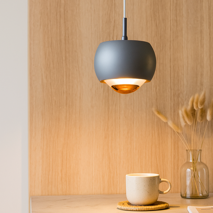 Minimalistisk pendellampe med LED-lys og elegant sirkulært design Skanto