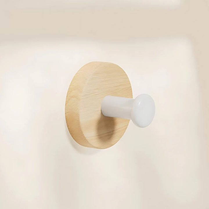 Schicker runder selbstklebender Wandhaken aus Holz
