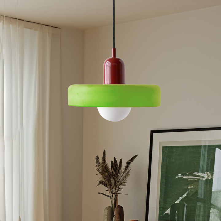 Bunte Glas-Pendelleuchte im Bauhaus-Stil