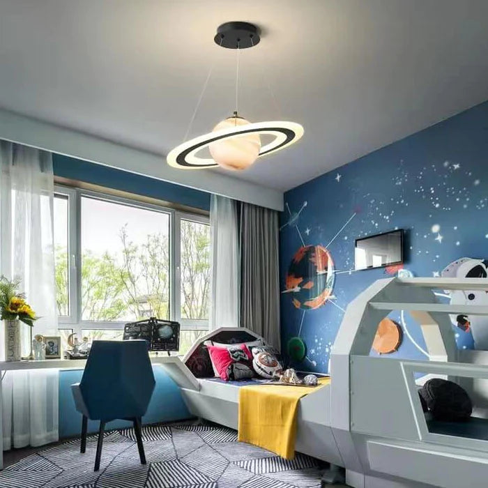 Barnas rom LED hengelampe - CosmoGlow | Skanto