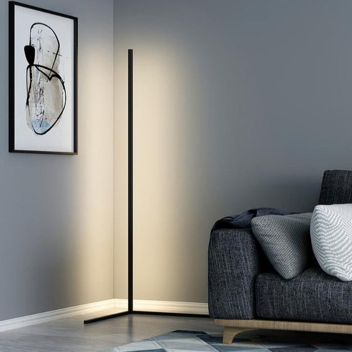 Skanto | Stående Hjørne Lampe LED Dimbar Minimalistisk Design