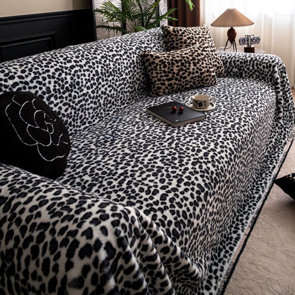 Skanto | Cozy Leopard Print Sofa Cover