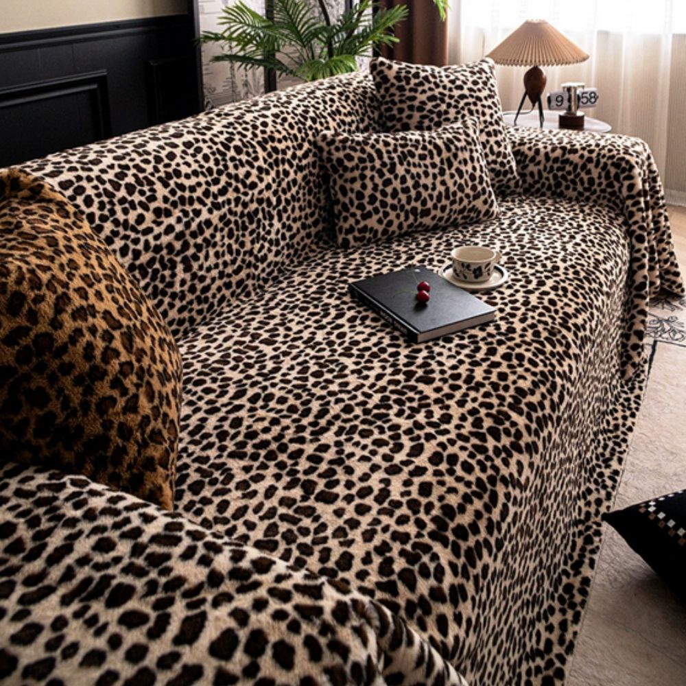 Skanto | Cozy Leopard Print Sofa Cover