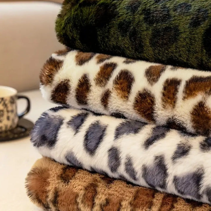 Skanto | Cozy Leopard Print Sofa Cover
