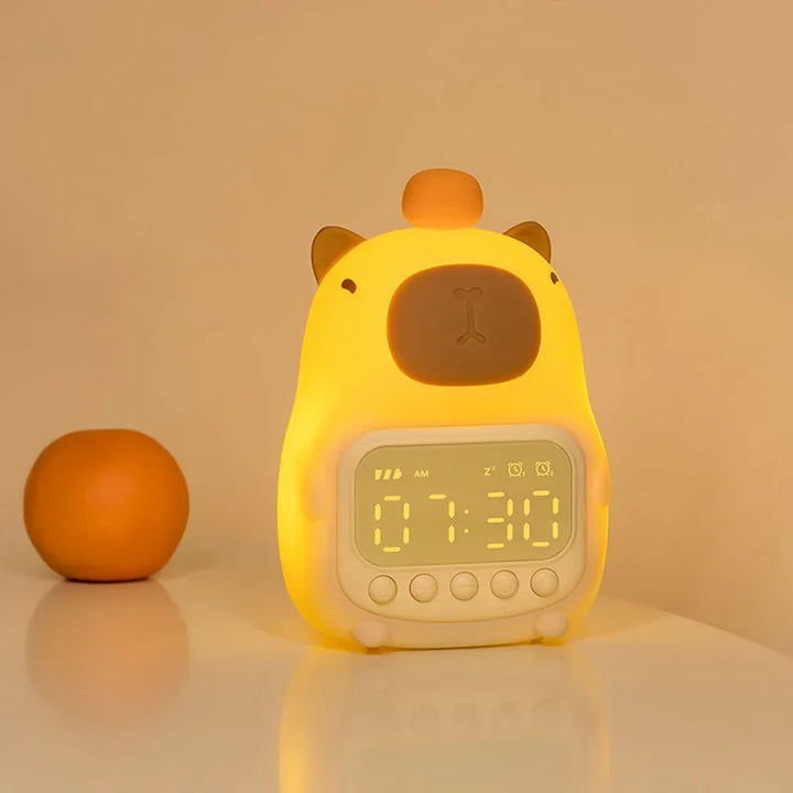 Skanto | Capybara Klokke Lampe - Oppladbar Digital Vekkerklokke med Nattlys & Berøringsutsettelse