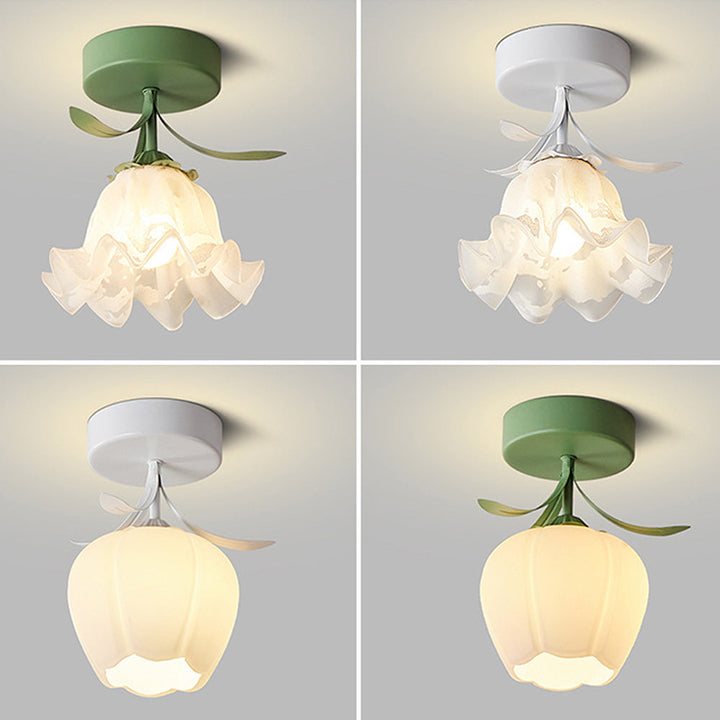 Skanto | Taklampe med blomstret glasskjermdesign