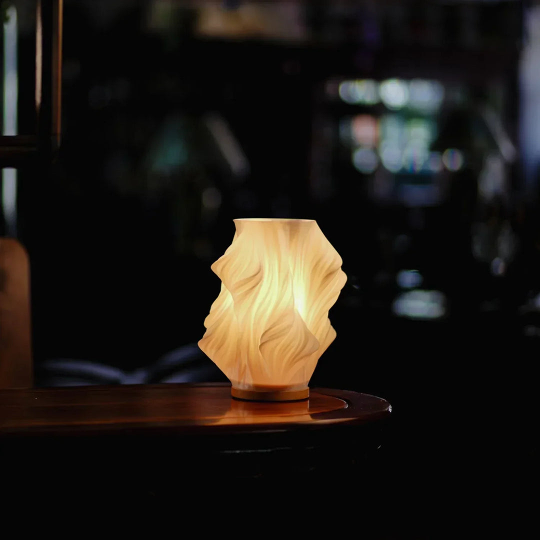 Skanto | Elegant skrivebordlampe med dimming og naturlig trebase