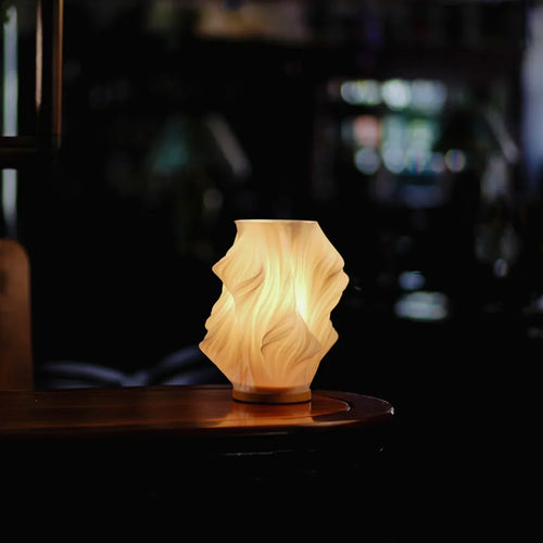 Skanto | Elegant skrivebordlampe med dimming og naturlig trebase
