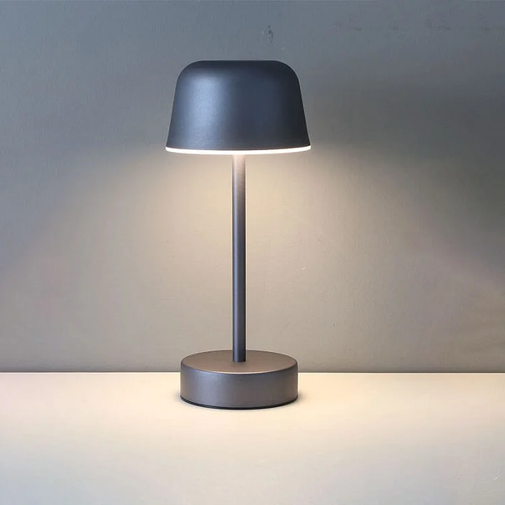 Skanto | Prisma Pulse Flare Bordlampe – Trådløs Dimmbar LED Lys