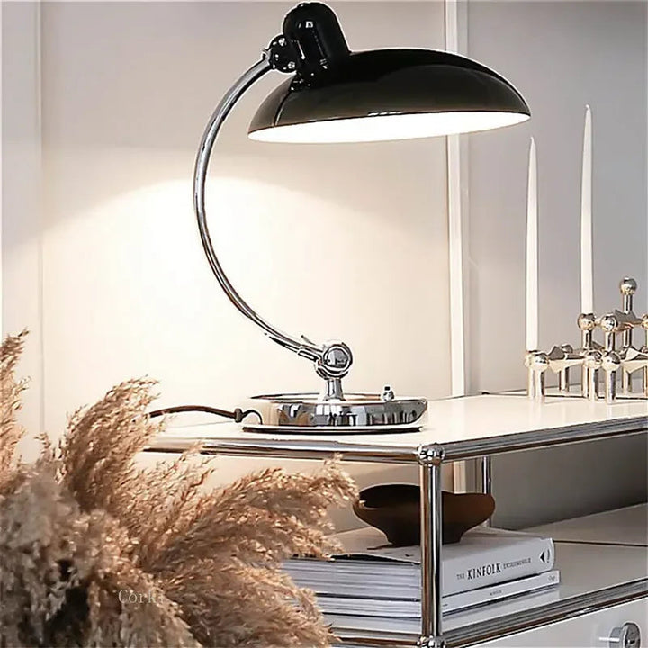 Skanto | Minimalistisk bordlampe med et varmt, skandinavisk utseende