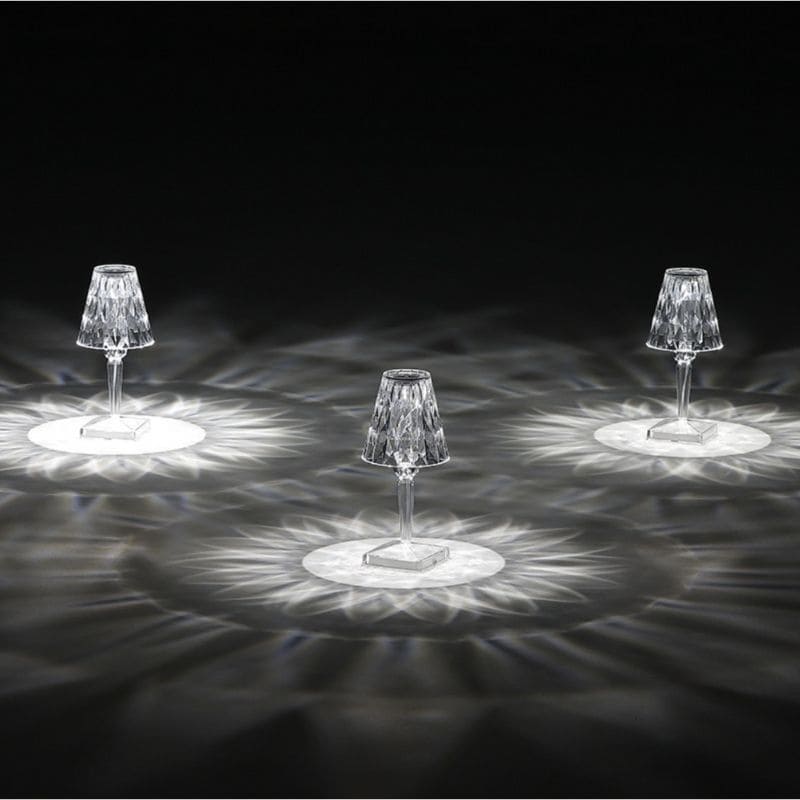 Elegant Krystall Bordlampe for Stue Skanto
