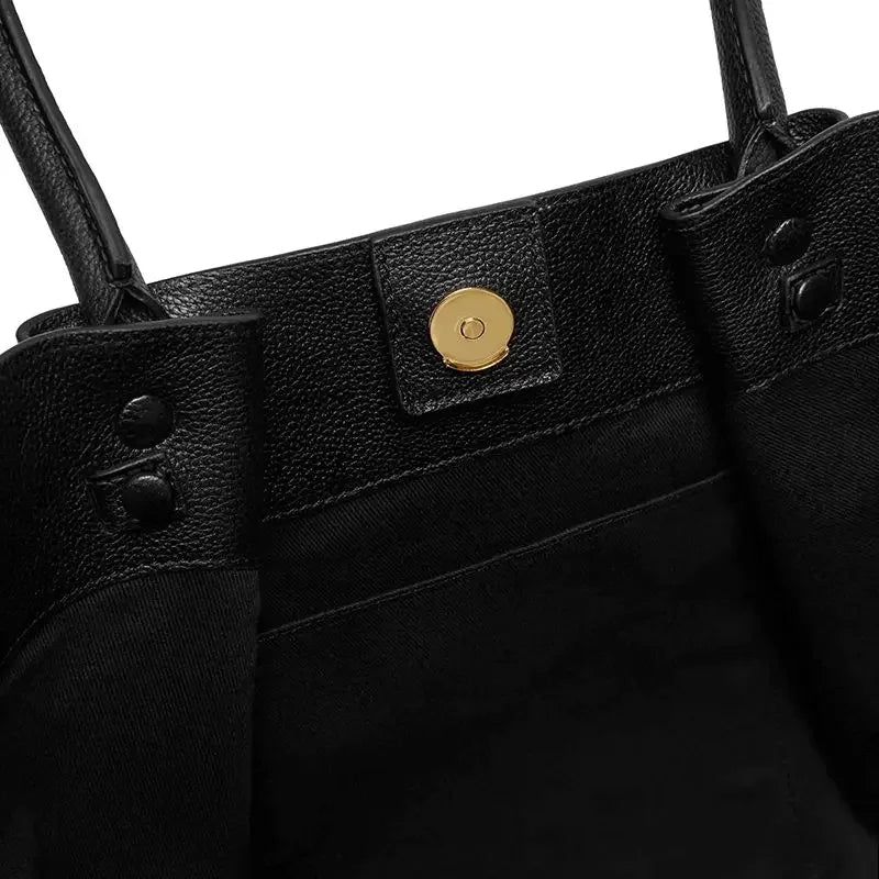 Skanto | Tassa Luksuriøs Overdimensjonert Skulderveske med Gullspenne – Elegant Minimalistisk Tote for Kvinner