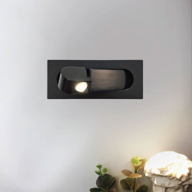 Verstellbare LED-Wandleseleuchte am Bett