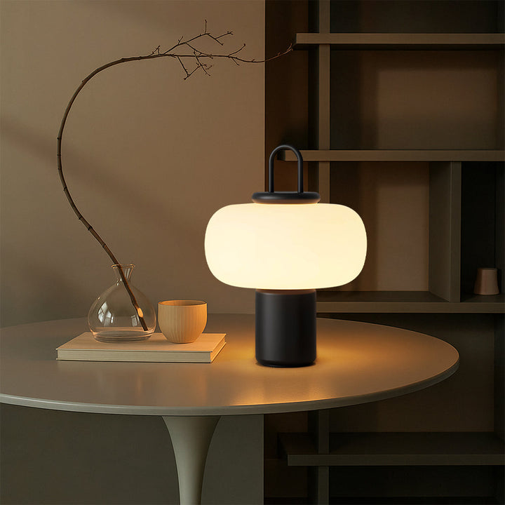 Skanto | Skandinavisk Bordlampe i Minimalistisk Stil