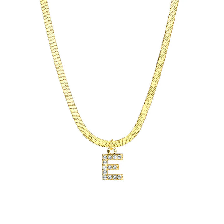 Skanto | Delikat Diamant Bokstav Initial Herringbone Halskjede