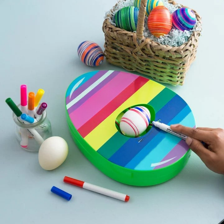 Spielzeug-Drehmaschine zum Ostereier-Dekorieren
